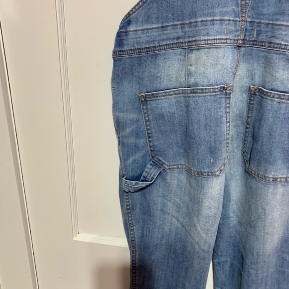 Free people, Jean bib overalls
Size 27 - Picture 14 of 16